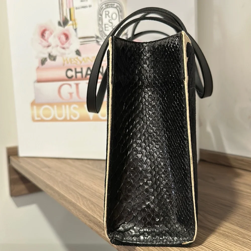 đĽ Fendi Snake-skin & Velvet-Canvas Shoulder Bag đĽ - Picture 6 of 17